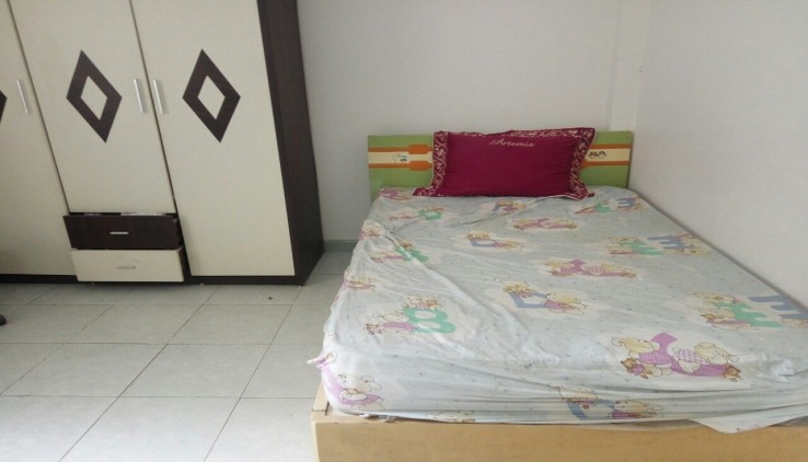 Cho thuê nhà nguyên căn số Bộ CA ngõ 211/180 Khương Trung, 5 tầng, 5 ngủ, 15 Triệu (có TL)